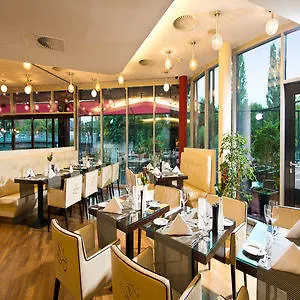 Adrema Hotel Berlin 4*,