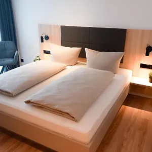 Hotel Holi, Berlino