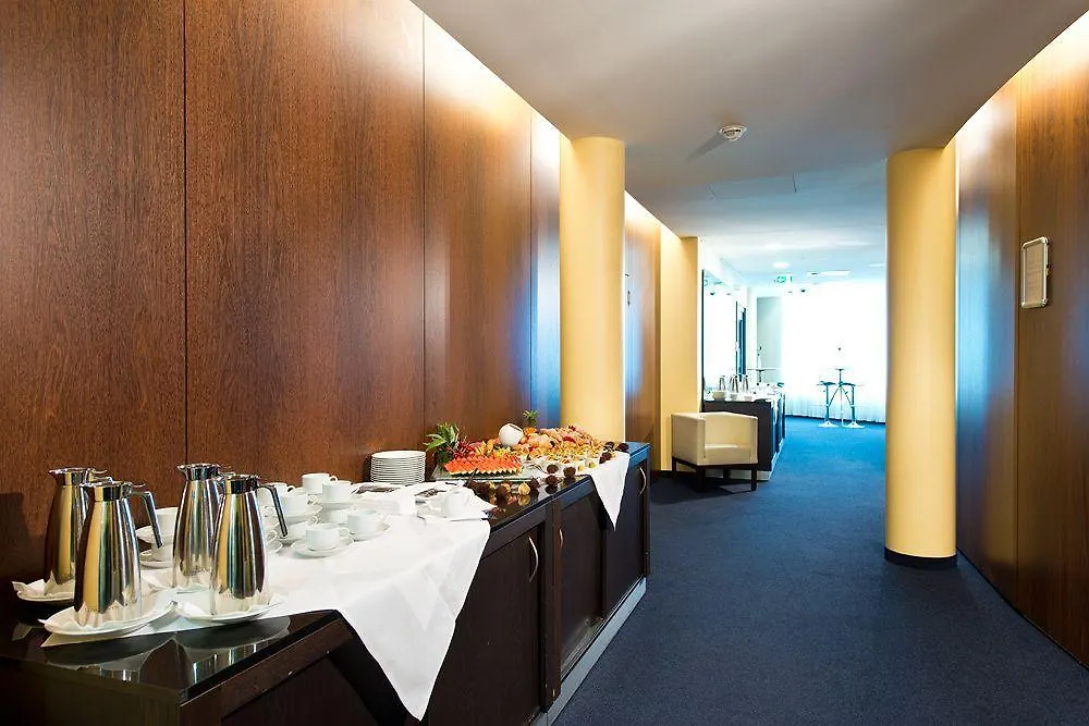 Adrema Hotel Берлин